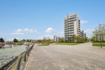 image of 7 Marina Heights, Pearl Lane
