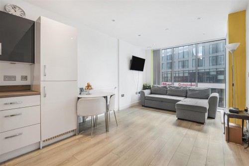 Arrange a viewing for 17 Sutton Court Road, Sutton