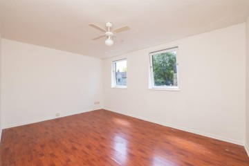 image of Flat 9, 1-3 Edwina Court, Burnell Road
