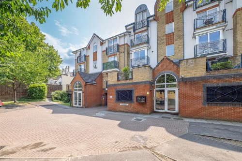 Arrange a viewing for Montana Gardens, Sutton