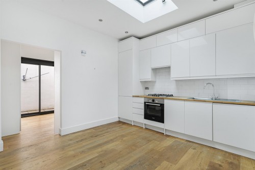 Arrange a viewing for 93 Collingwood Road, Sutton