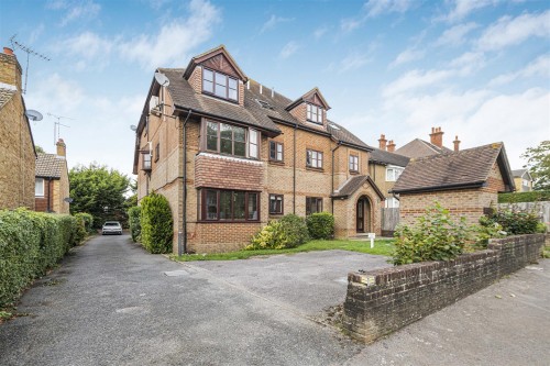 Arrange a viewing for 84 Worcester Road, Sutton