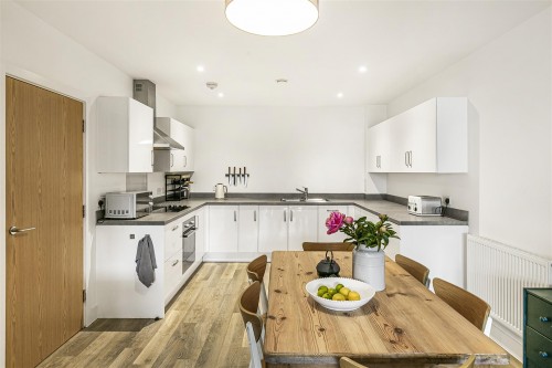 Arrange a viewing for 299 High Street, Sutton