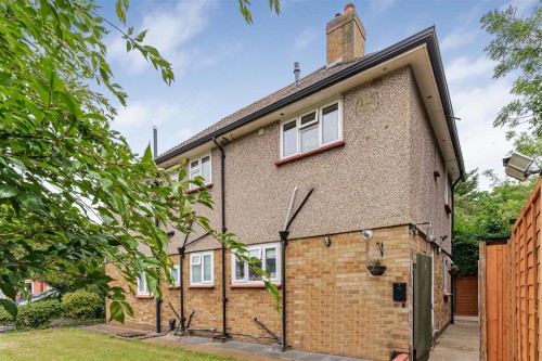 Arrange a viewing for Gloucester Gardens, Sutton