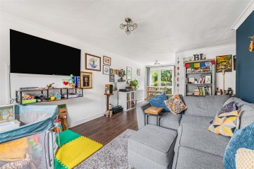 image of 4, Upton Dene